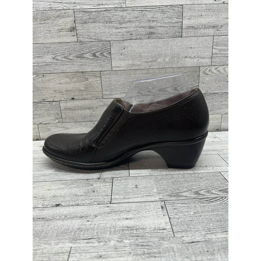 Clark's Artisan Womens Brown Leather Slip On Heels Elastic Stretch Sz 8.5M 73388